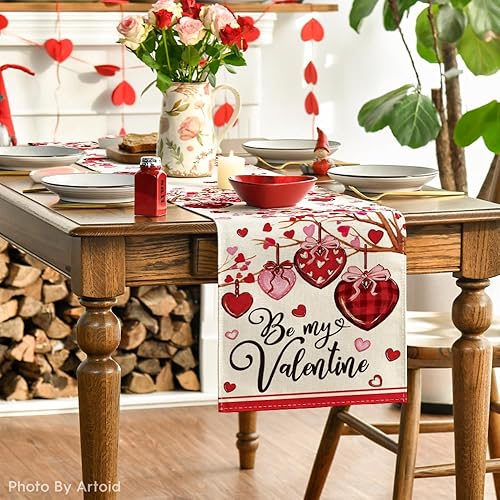 Miniatura 3 de Artoid Mode Camino de mesa para el día de San Valentín, diseño de corazón a rayas, decoración de mesa de comedor para decoración de fiesta del