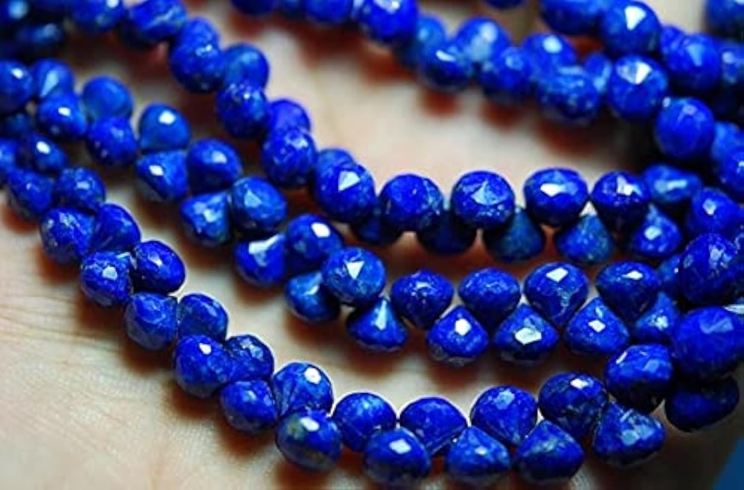 Lapis-lazuli briolettes à porter au quotidien sur un collier bohème élégant
