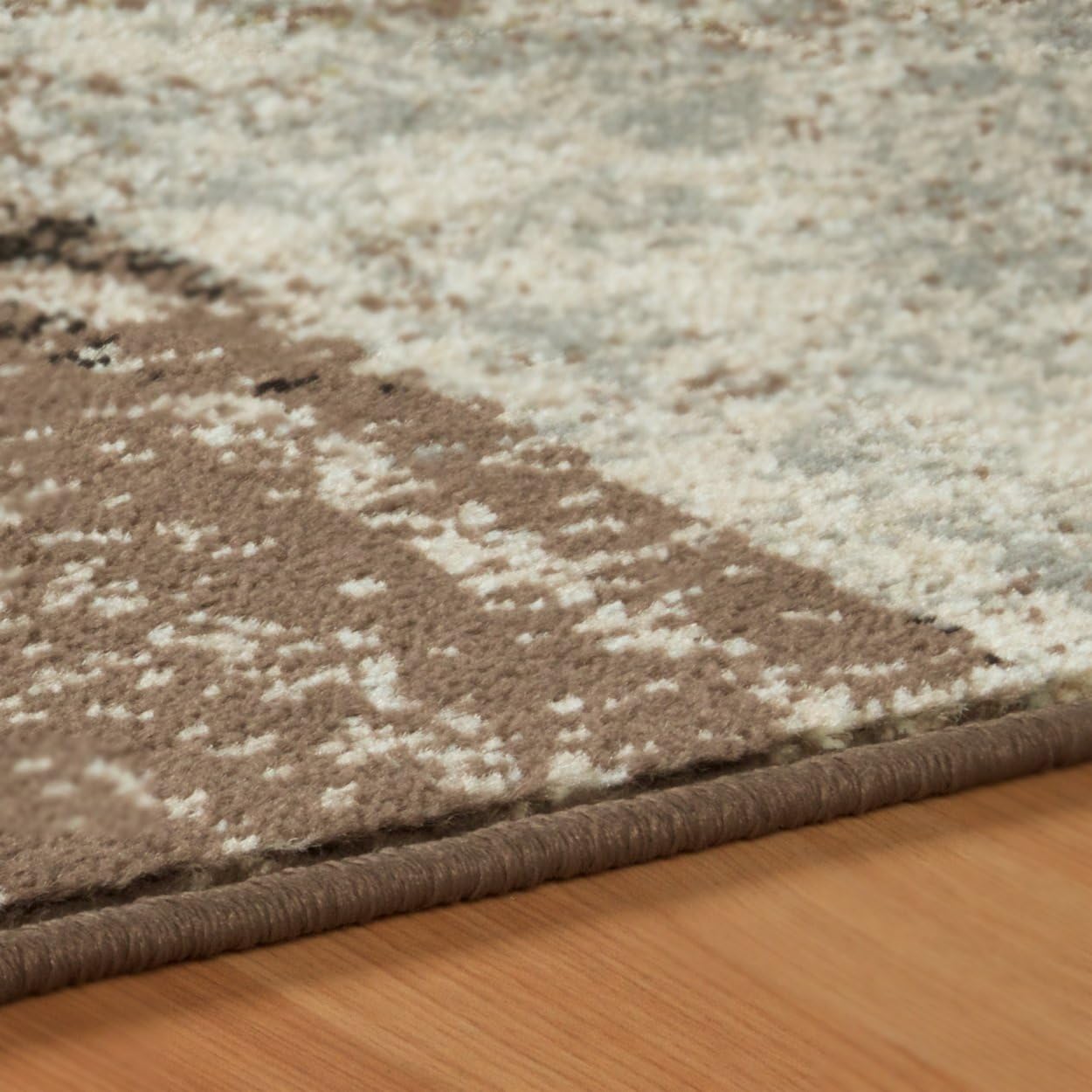 Superior Indoor Area Rug, Jute Backing, Plush Geometric Rugs for Entry, Living Room, Kitchen Floors, Bedroom, Office Floor Cover, Floral Patchwork Rugs, Bristol Collection, 4' x 6', Ivory/Light Blue