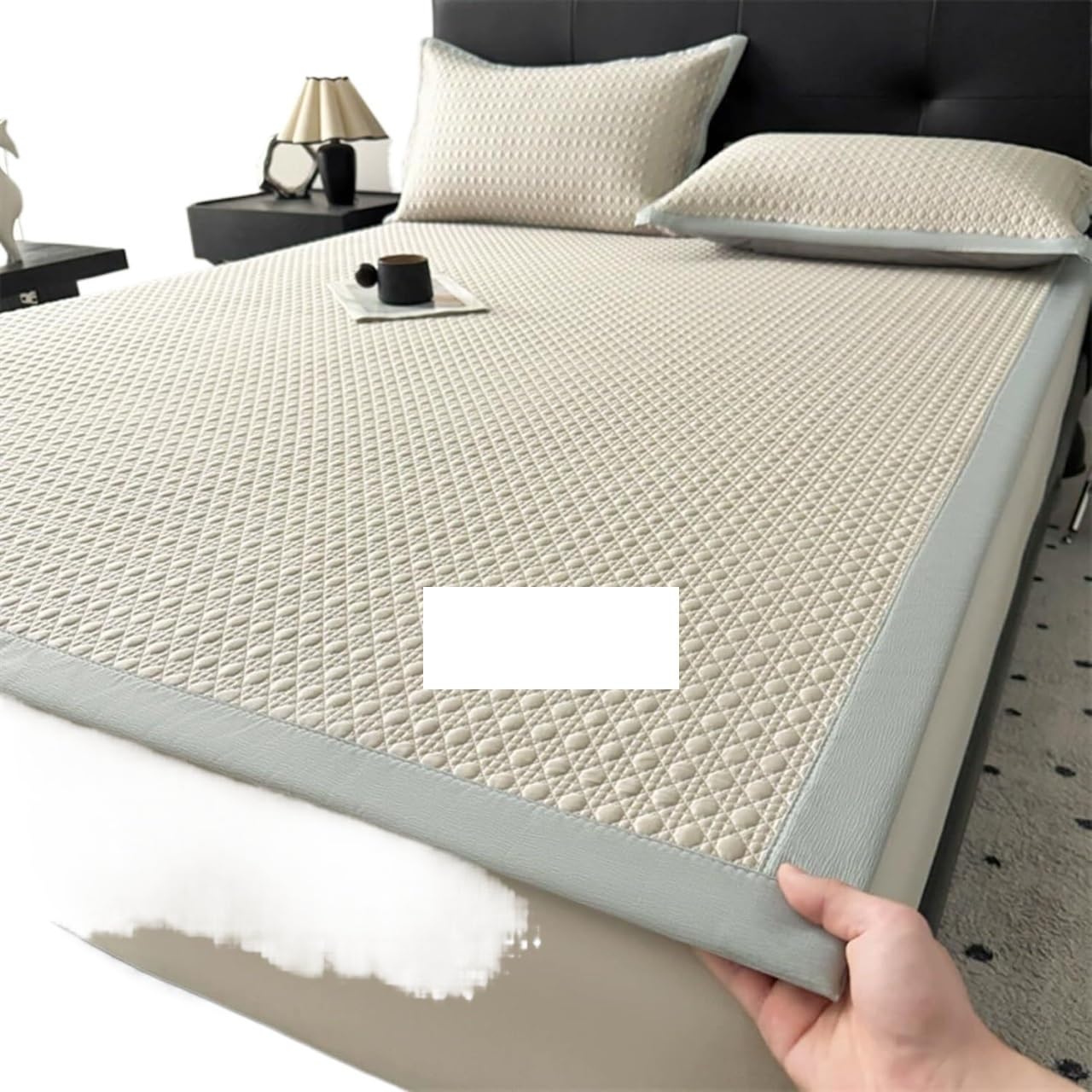Ice Silk Mattress Topper ， Ice Silk Sleeping Mat 2 Pillowcases, Elastic Straps, Aromatic, Multicolor, Multiple Sizes(Gold,200x220cm)