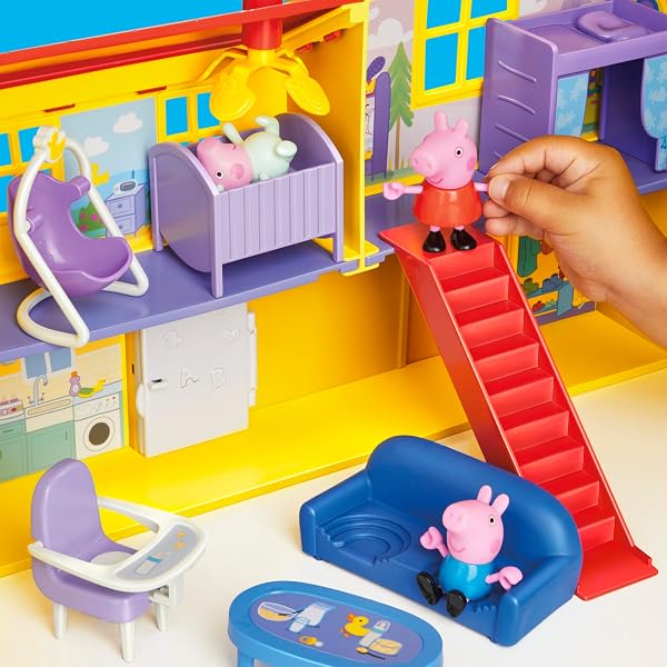 Hasbro Peppa Pig, La Grande Casa di Peppa, Set di Giocattoli per Bambini e Bambine dai 3 Anni in Su, Ottima Idea Regalo, Include 3 Bambole, 11 Accessori e Foglio di Adesivi - 4
