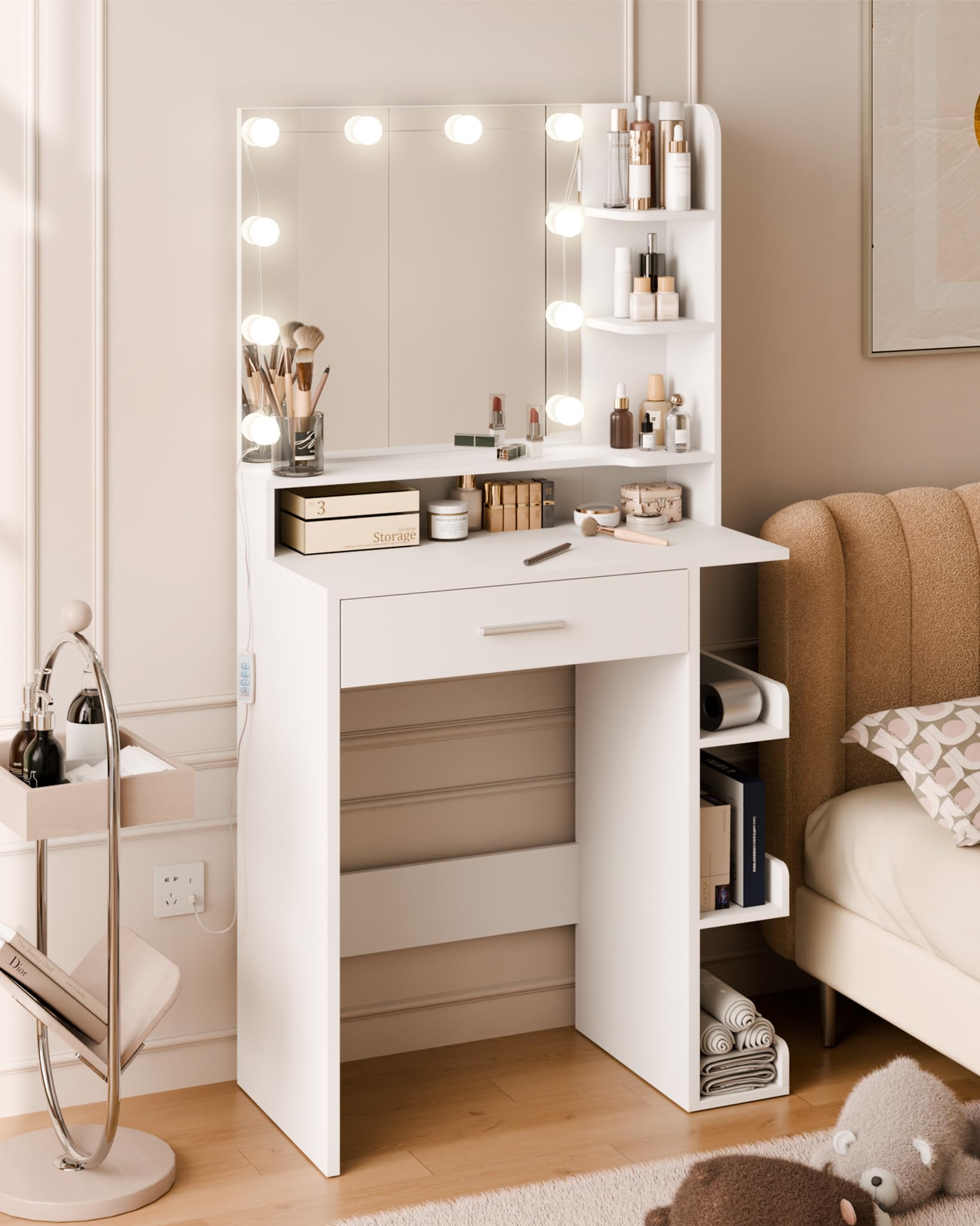 Mondeer Coiffeuse en Bois 10 LED, 7 Niveaux, 1 tiroir, Blanc, 67x36x138 cm | Structure bois solide. LED réglables. Largeur67 cm, idéal petit espace. 7 étagères, 1 tiroir cosmétiques, bijoux.