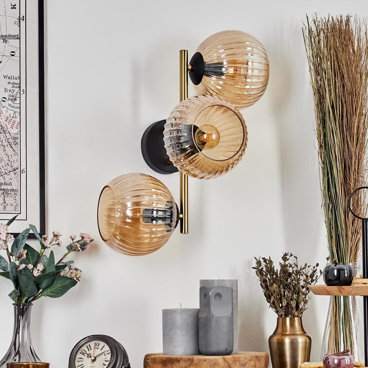 HOFSTEIN Wandleuchte Koyoto, Wandlampe aus Metall/Riffelglas in Schwarz/Gold/Bernstein, Leuchte im Retro/Vintage-Design (Schirme Ø 15 cm), E14, Wohnzimmer, Schlafzimmer, Küche, Flur, Treppenhaus
