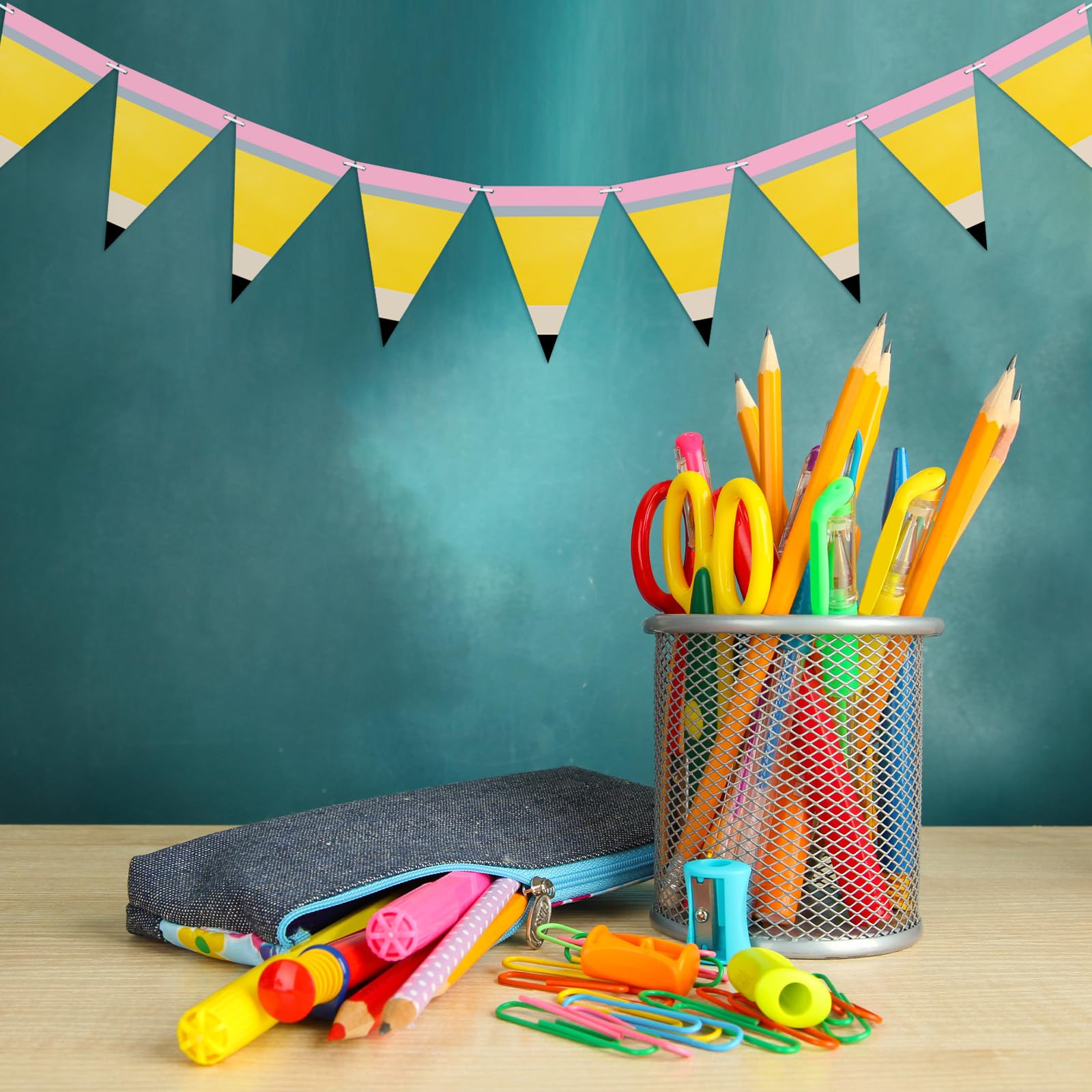 Banderines de papel con forma de lápiz, banderas triangulares con impresión de doble cara, bandera de papel triangular para decoración escolar, fiesta, decoración de aula colgante