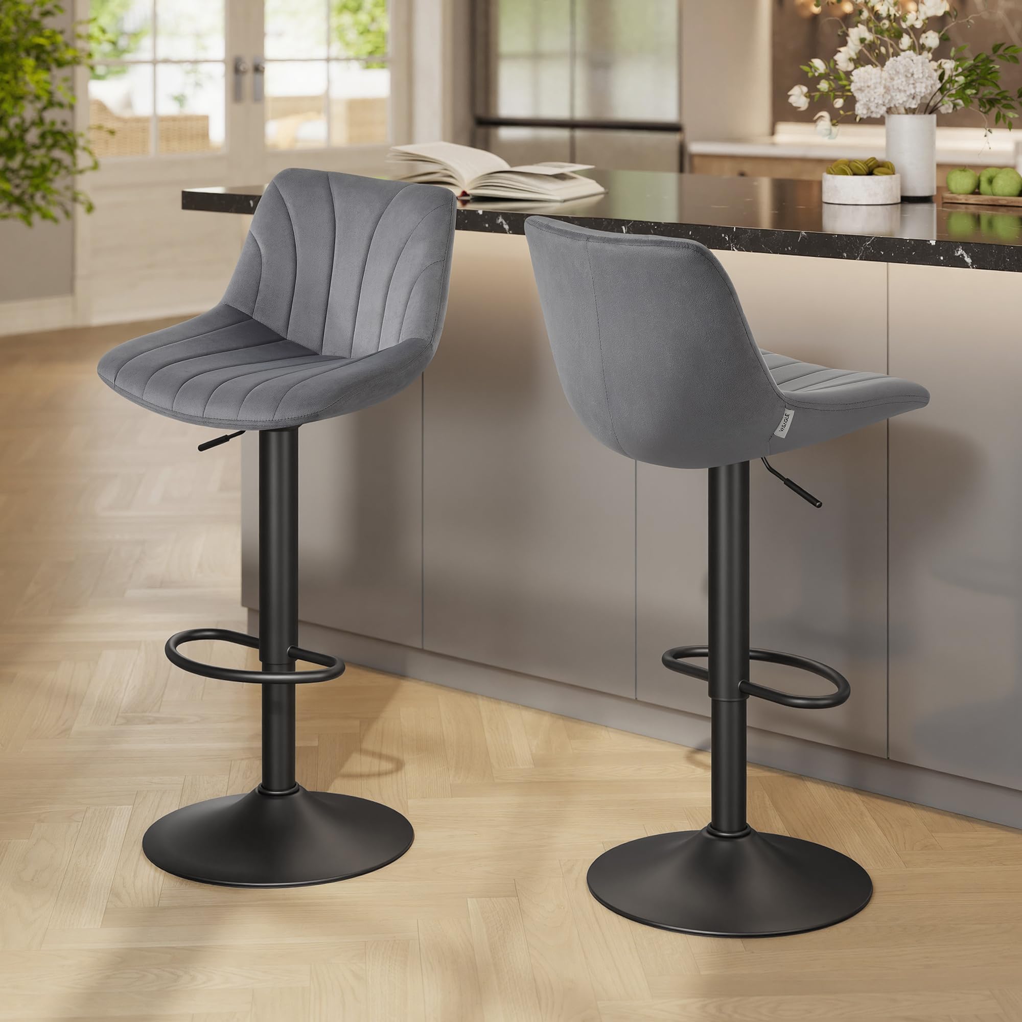 VASAGLE Barhocker 2er Set, Barstuhl mit Rückenlehne, Küchenhocker, höhenverstellbar, um 360° drehbar, Fußstütze aus Metall, für Esszimmer, Küche, Samt-Bezug, schiefergrau LJB161GN01
