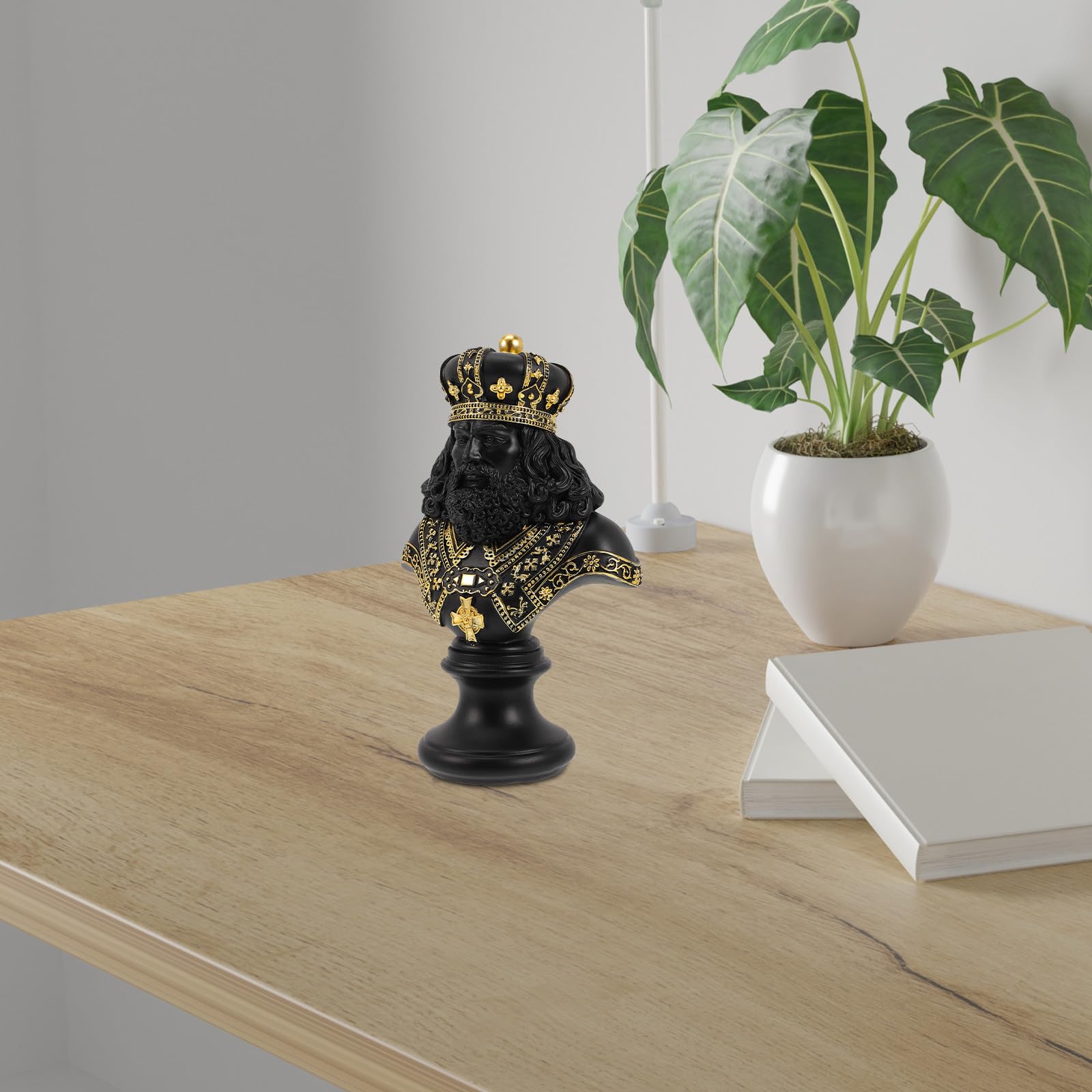 Scultura Decorativa da Tavolo a Forma di Re degli Scacchi in Resina Nera, Decorazione Elegante per Ufficio e Casa, Statua Artistica per Arredamento e Regalo Inaugurazione