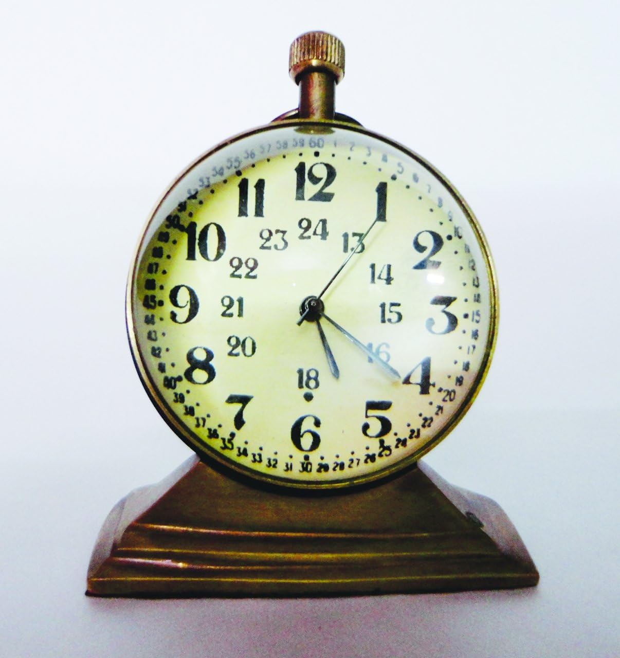 VA Antiques Metal Clock Trophy Stand with Spherical Lens Glass (Metallic_1.9 Inch X 2.3 Inch X 3.1 Inch)