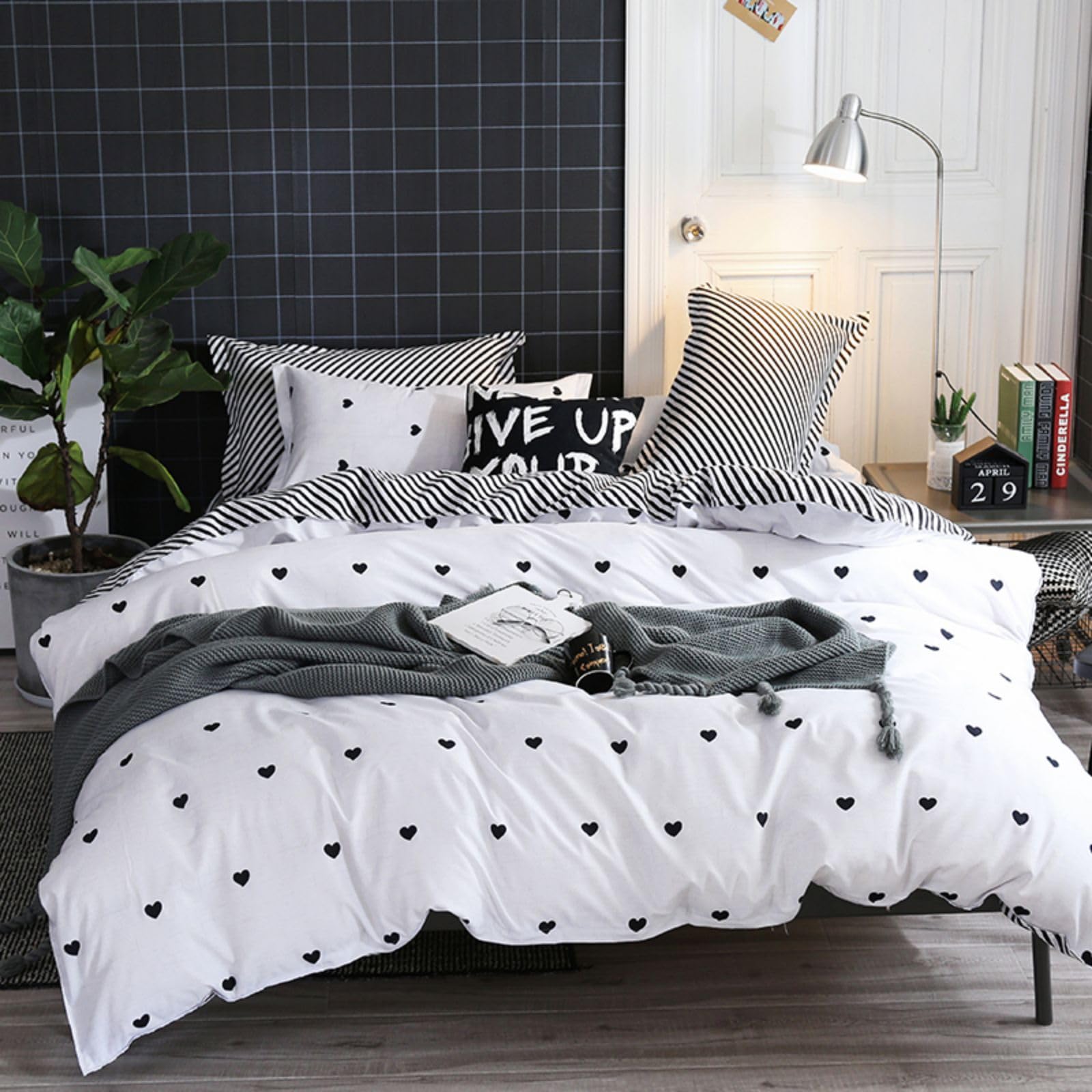 Freyamy Bettwäsche 135x200cm 4teilig Weiß Schwarz Herz Bettwaren-Sets Gebürstet Microfaser Weiche Wendebettwäsche Bequem Bettbezug 2 Bettdeckenbezüge mit Reißverschluss und 2 Kissenbezug 80x80cm