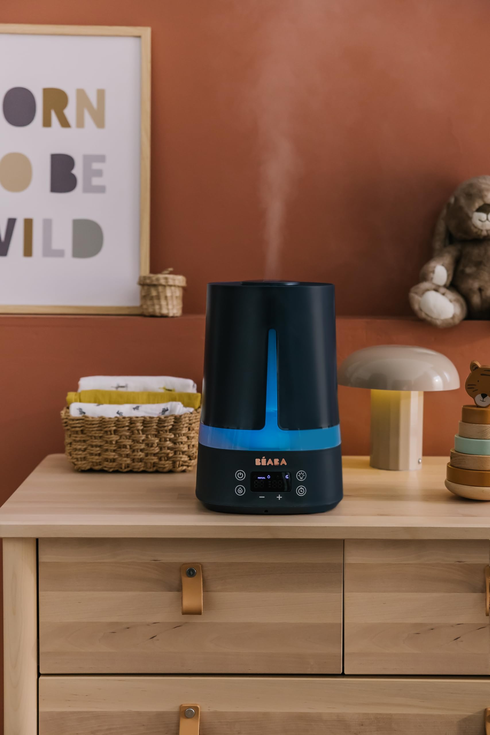 BÉABA, Humidificateur d'Air Chambre Bébé, 4L, 27h Diffusion Continue, Silencieux, Veilleuse 7 couleurs 3 niveaux luminosité, Buse 360°, 2 Modes, Ecran LED, Minuteur, Night blue