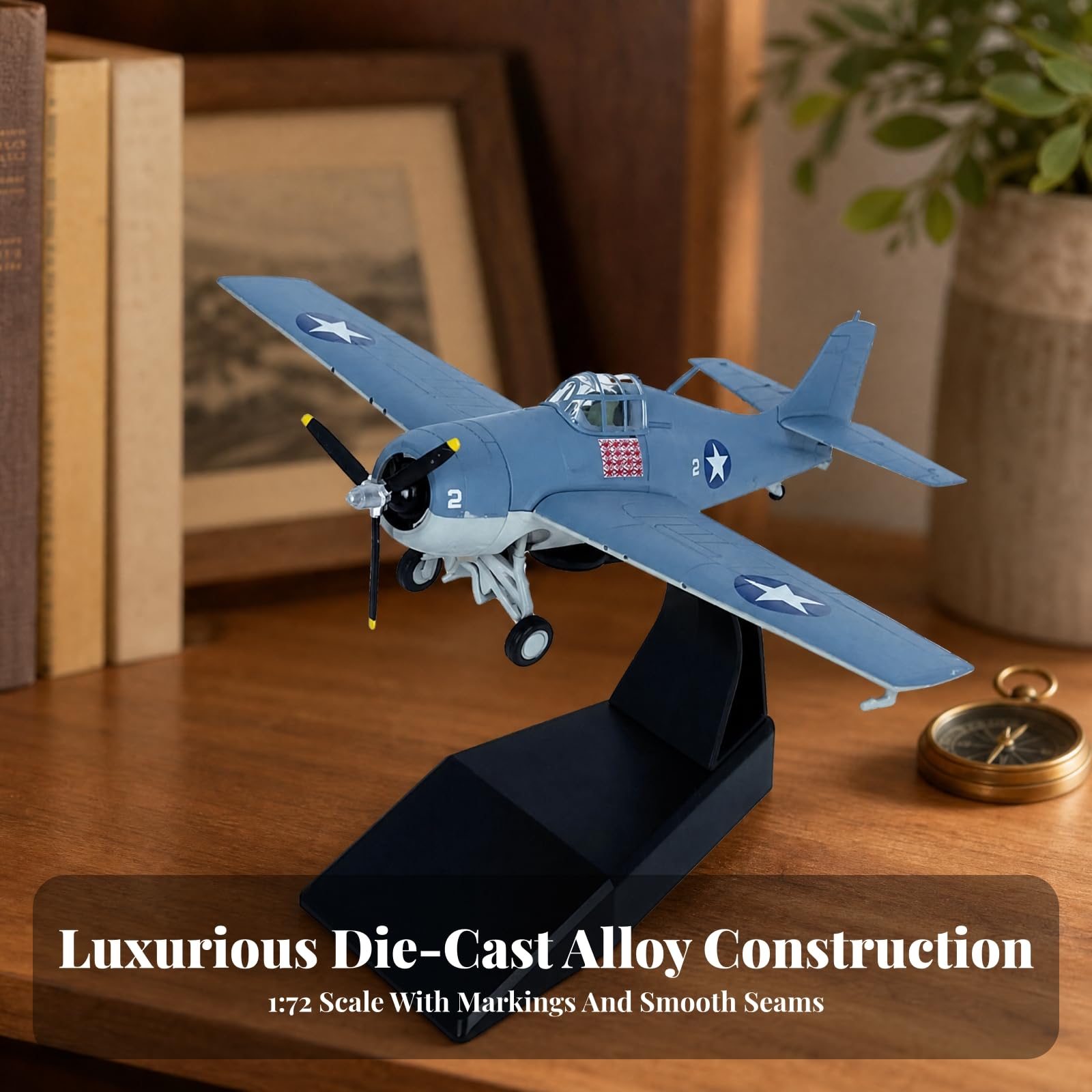 Modellino Caccia Imbarcato in 1:72 Realistico Modellino di Aereo da Caccia in 1:72 Robusto Modello Metallo di Aereo da Portaerei per Mensola