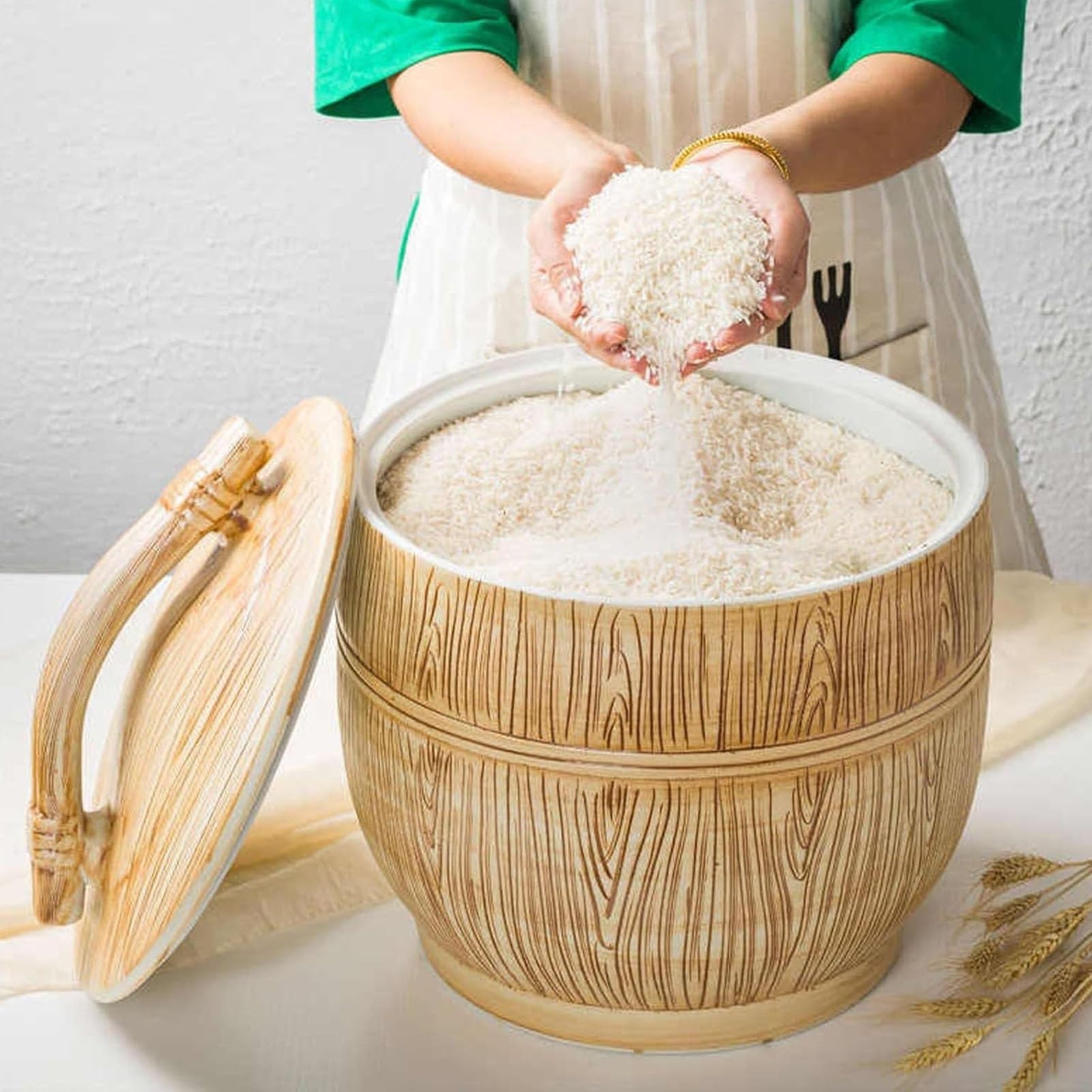 Bote de arroz cerámico con tapa y taza medidora， organizador despensa familiar grande- para alimentos secos, granos, cereales, harina, azúcar, pasta, café, frutos secos(22lb/10kg)