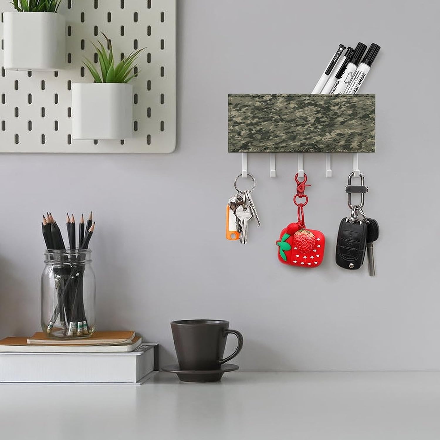 PU Leather Key Holder Wall Mount Key Organizer, Decorative Adhesive Key Rack with 5 Key Hooks, Fashion Military Woods Camouflage Key Hanger Decor for Entryway Door Bathroom Kitchen Hallway