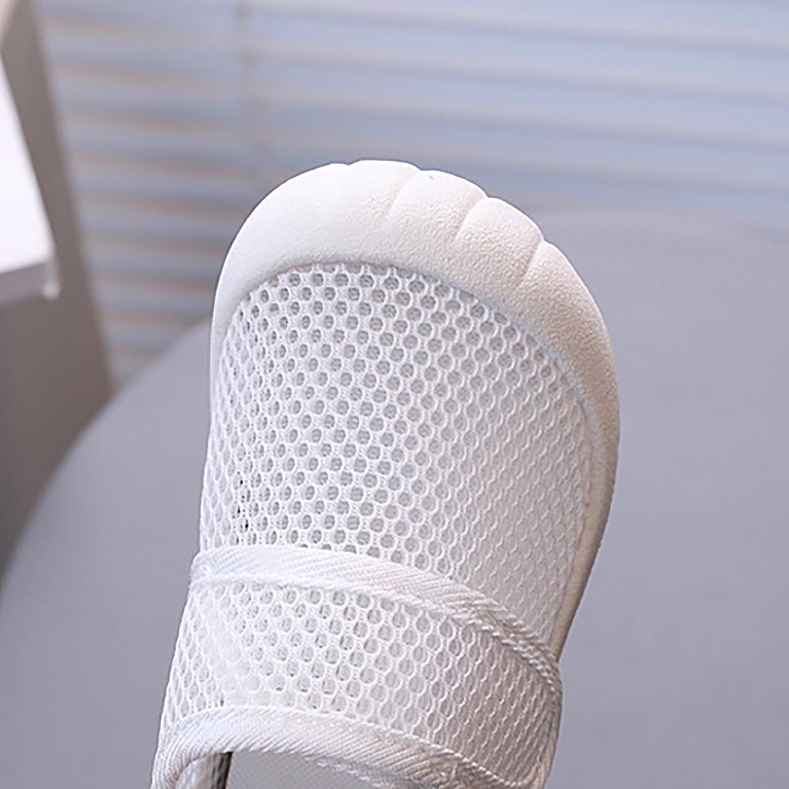 Sandales pour garçon et fille - Chaussures d'apprentissage de la marche en maille respirante Baotou - Anti-coups de pied - Couleur unie - Semelle en caoutchouc antidérapante - Chaussures de plage