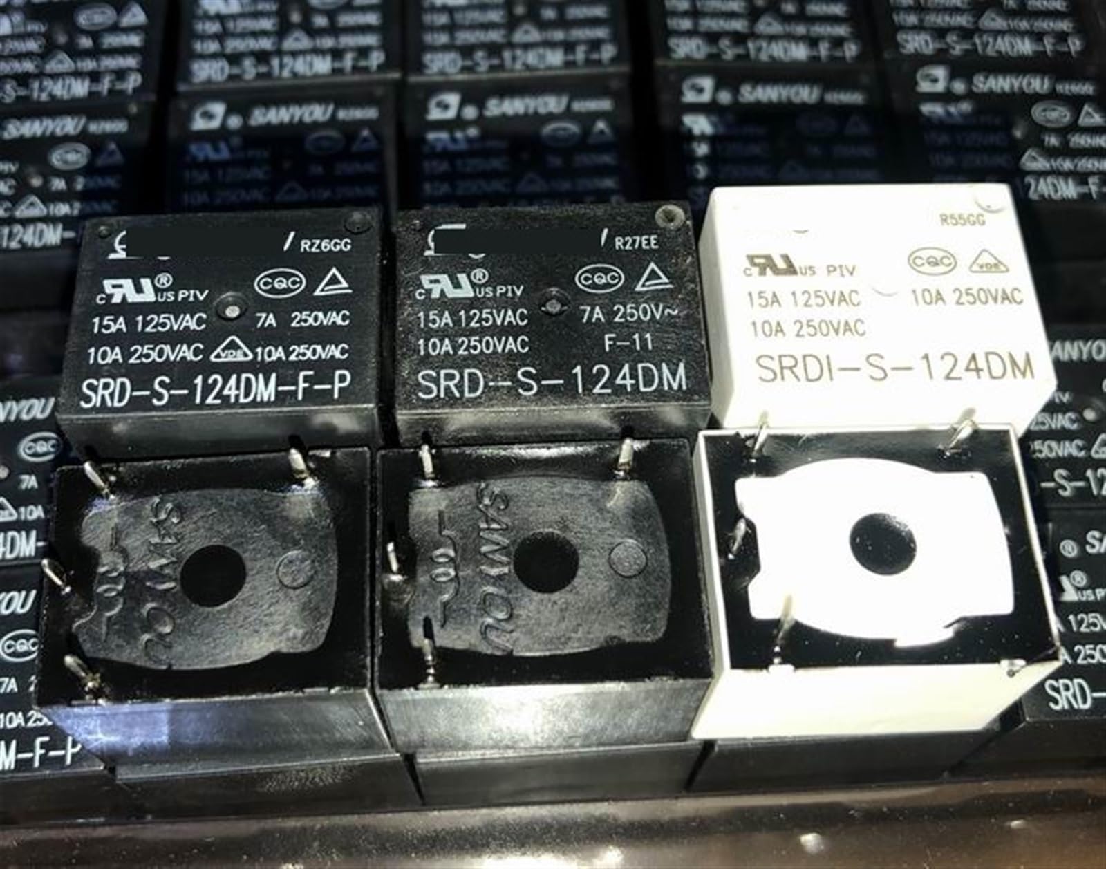 SRD-S-105DM SRD-S-109DM SRD-S-112DM SRD-S-124DM SRD-S-112DM2-L SRD-S-112DM-F-C1 SRD-S-124DM-F-P (T73-1A) Relay 4pins 1Pcs (Size : SRD-S-124DM-F-P 24V)