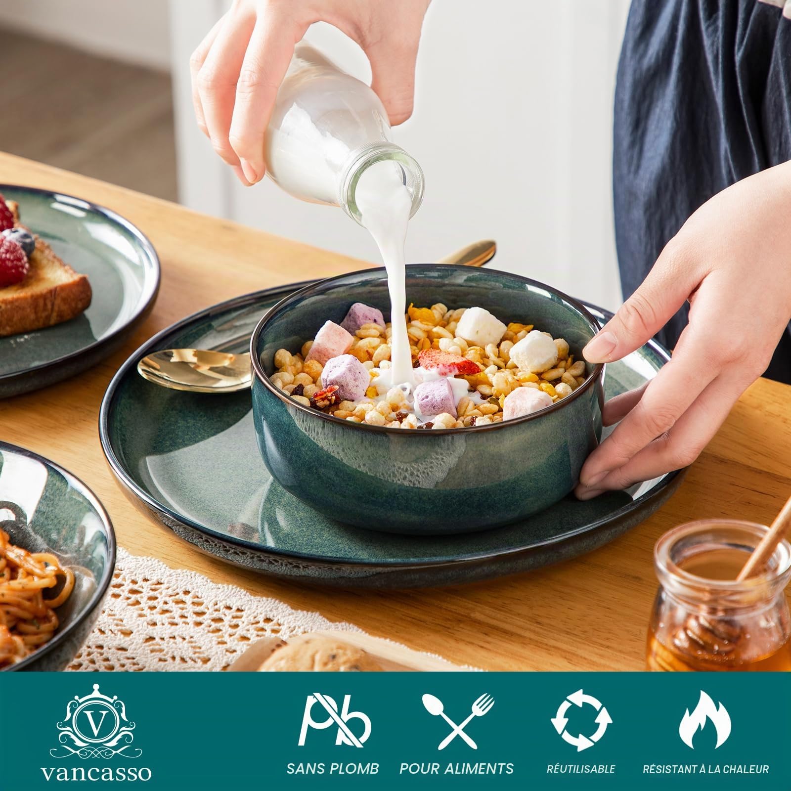 vancasso Série STARRY Service de Table 24 Pièces en Grès, Service Vaisselle 6 Personnes, avec 6 Assiettes Plates, 6 Assiettes à Dessert, 6 Bols à pâtes, 6 Bols à Céréales, Vert à Émail Réactif