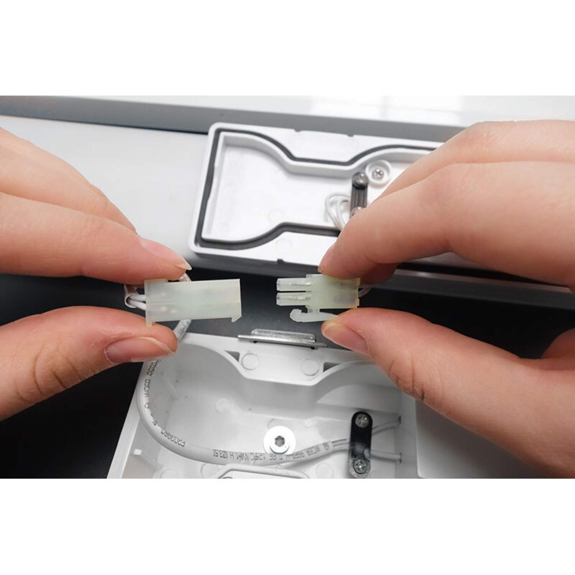 Müller-Licht Aquafix Lampe pour pièces humides IP65, 3800 lm, 4000 K, câblage de passage, connexion électrique centrale, 40 W, blanc, 120 cm