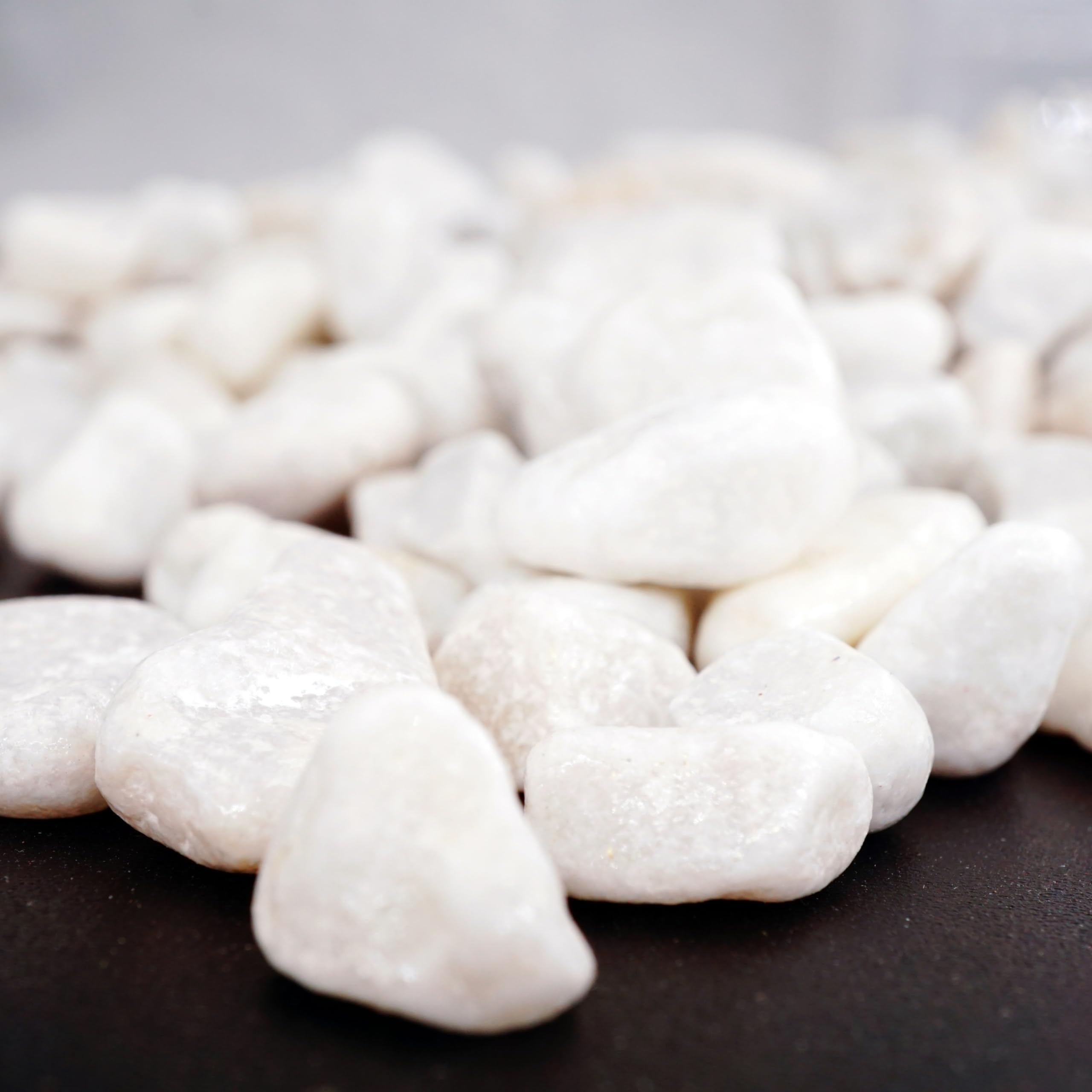 Ghiaia per giardino e decorazione interna ed esterna (bianco, 850g)