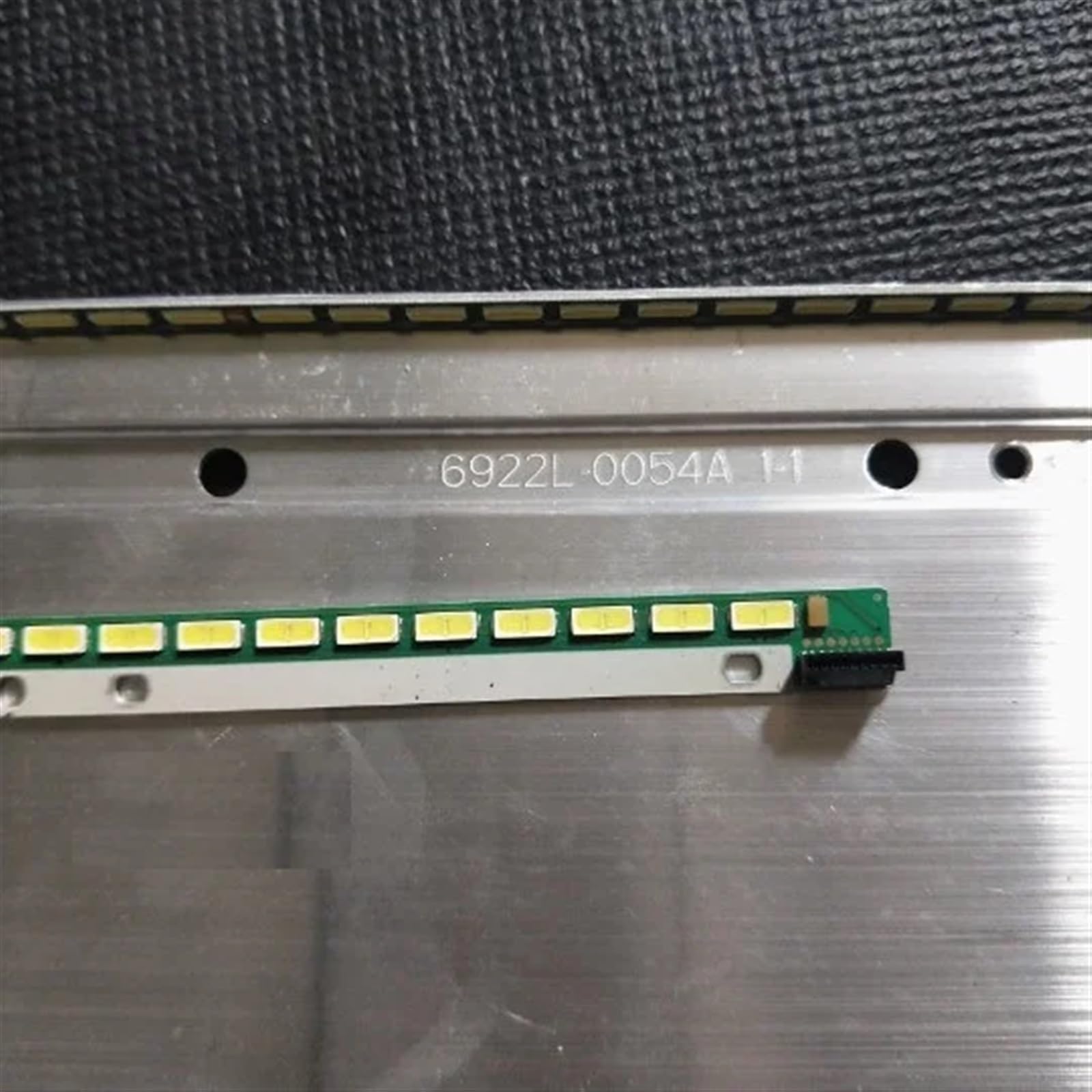 Striscia di retroilluminazione a LED 45LED 402mm Compatibile con TV 32LA644A TV 32 V13 ART3 Edge 6920L-0001C 6922l-0054A 6916l1203B (Color : 5 PCS for 5 TV)