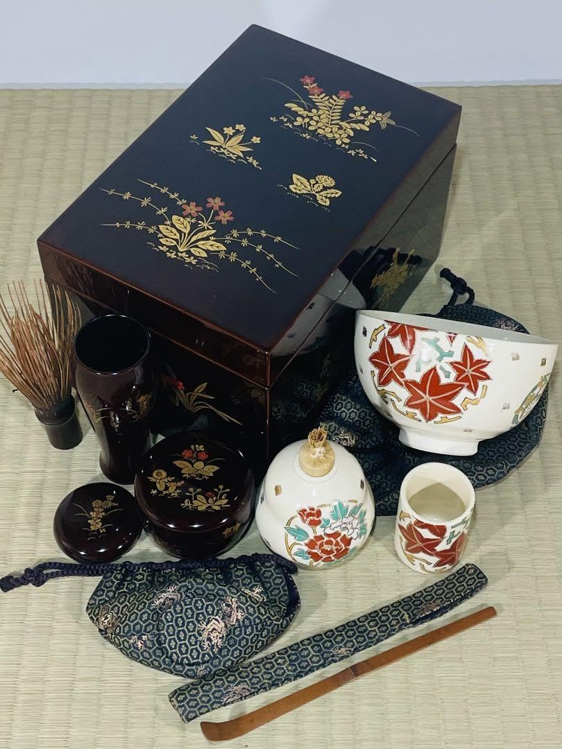 Amazon.co.jp: 利休茶箱 溜塗 四季草花図 その他セットで 茶道具 込 