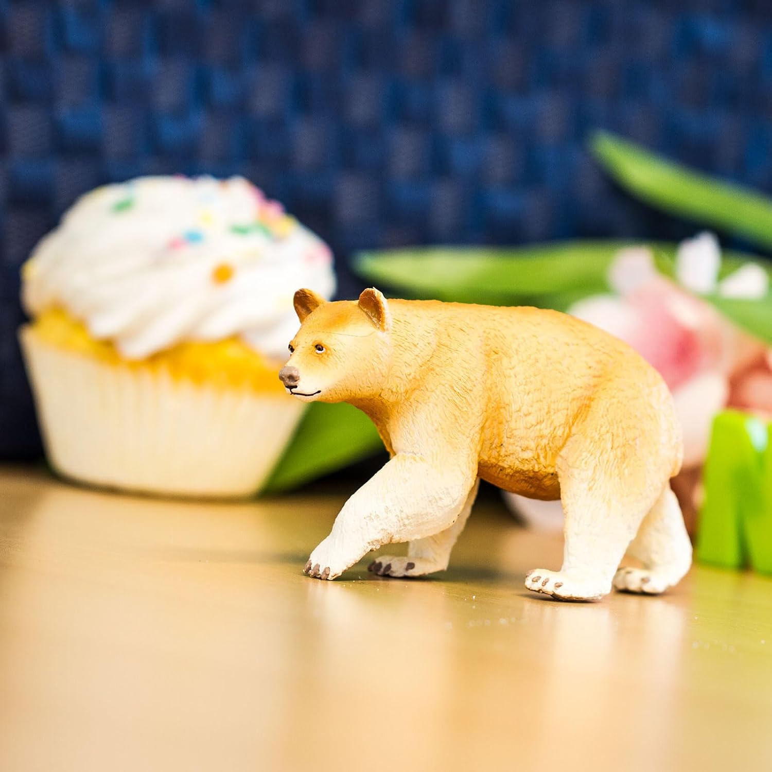 Safari Ltd. Kermode Bear Figurine - Detailed 4.5" Spirit Bear Figure - Educational Toy for Boys, Girls and Kids Ages 3+