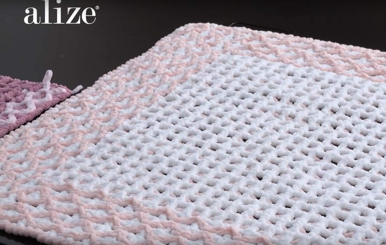 Alize Velluto 100% MicroPolyester Baby Blanket Yarn Lot of 3 skn 225 Yards 3x100gram, Yarn Weight: Super Bulky 6 (340 Powder)