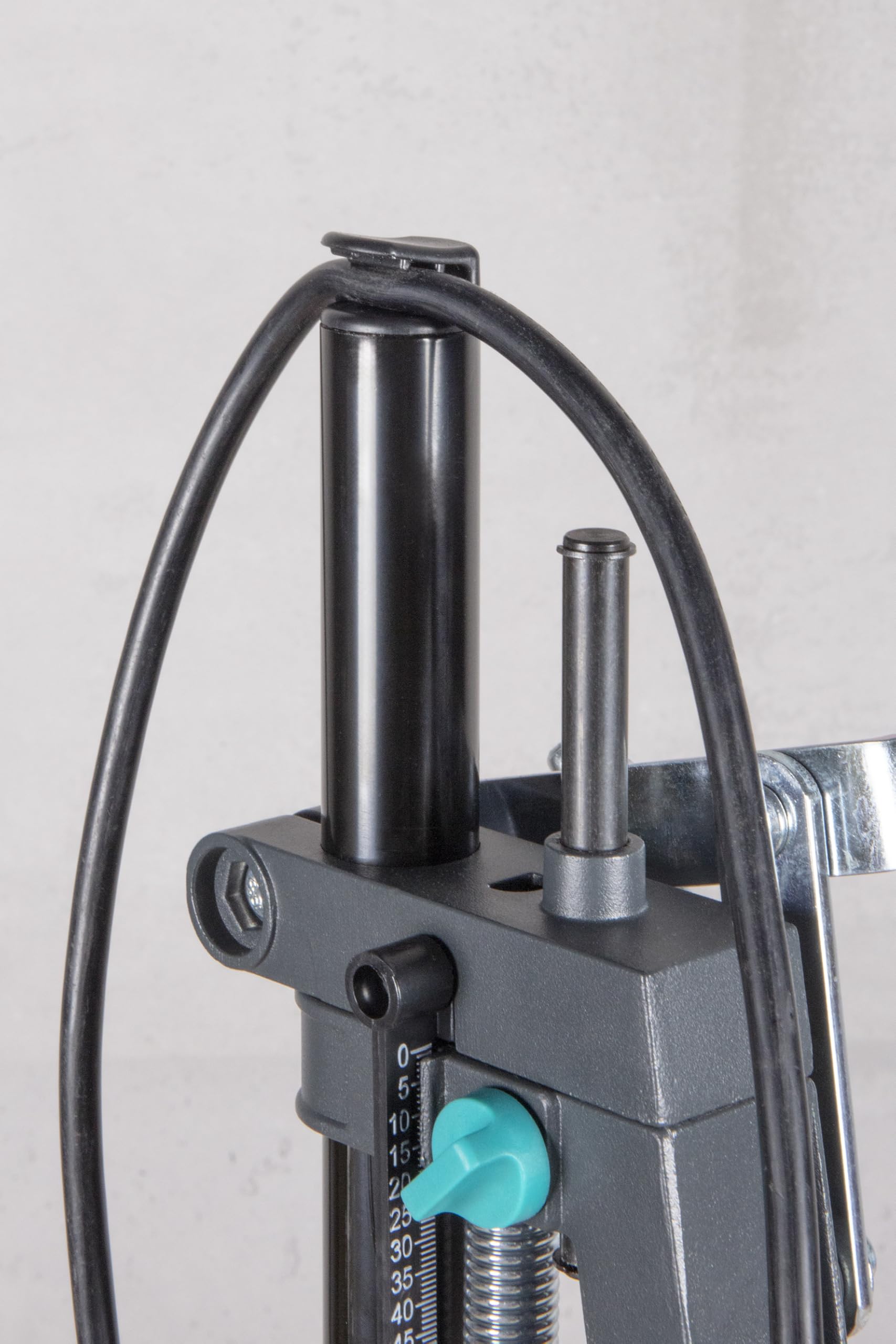 wolfcraft Colonna per trapani SOLID, attacco Ø 43 mm, corsa 55 mm | Attacco Euronorm Ø 43 mm, Profondità di Foratura 112 mm, Corsa 55 mm, Colonna Ø 25 mm per Fori Controllati – 5027000