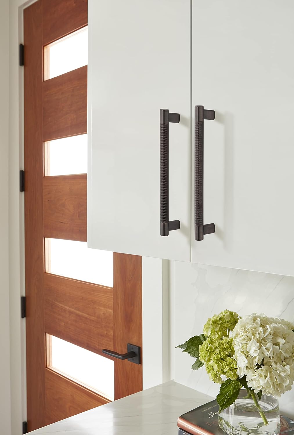 Amerock | Kitchen Cabinet Pull | Oil Rubbed Bronze | 8 in (203 mm) Center-to-Center | Bronx | 1 Pack | Furniture Hardware | Cabinet Handle | Bathroom Drawer Pull