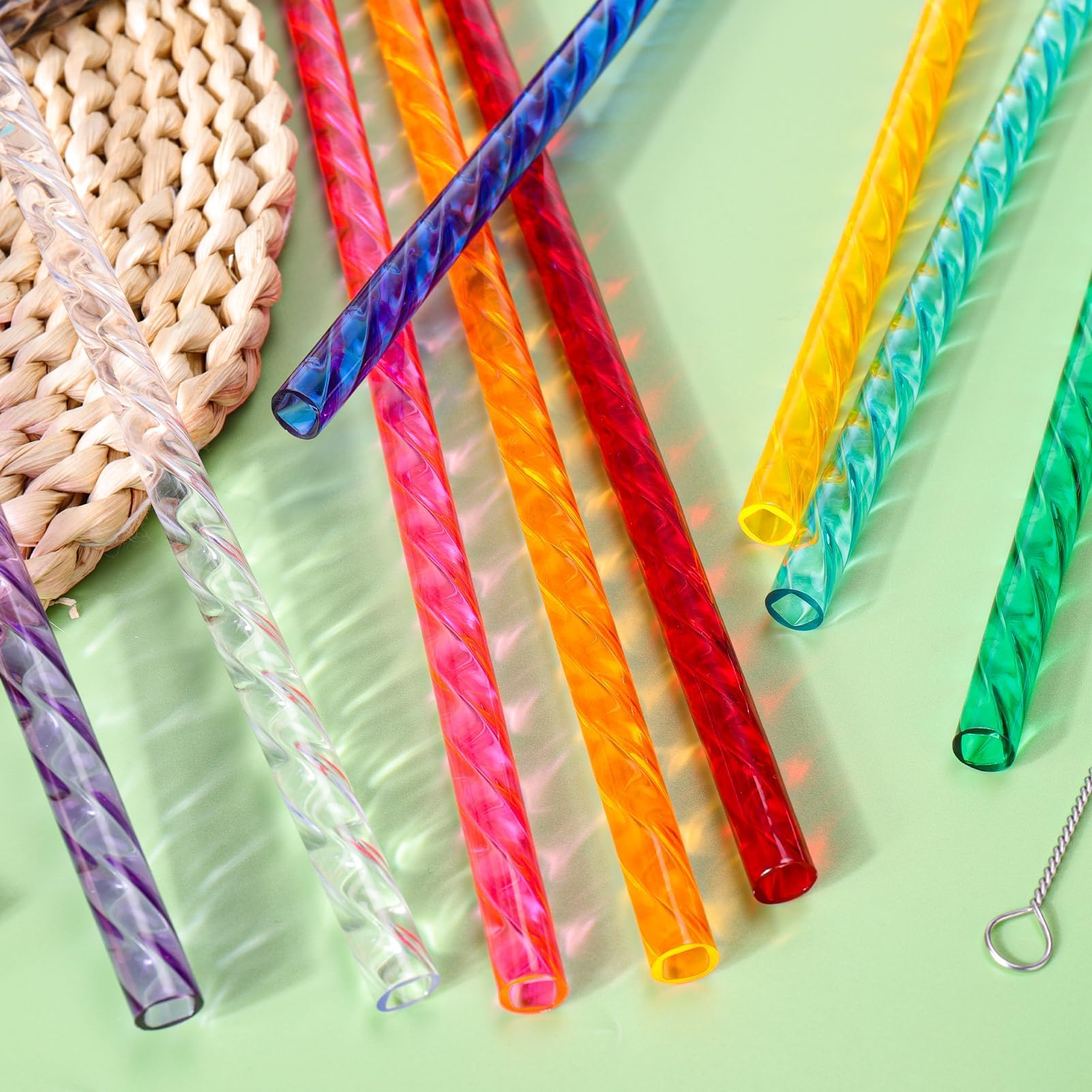 50 wiederverwendbare Hartplastik-Trinkhalme mit Spiraltextur, inklusive Glasbecher und Reiniger, 9-12 Zoll ästhetische Trinkhalme für Tumbler Cocktails Shakes robust BPA-frei,50 Straws and 1 Water Cup