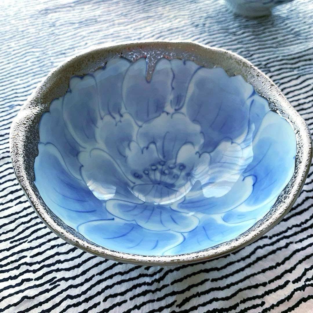 有田焼　宗右衛門作　手描き手造りのプラチナ牡丹変形碗5客揃　未使用美品大幅値下げ 有田焼 宗右衛門作 手描き手造りのプラチナ牡丹変形碗5客揃 大幅