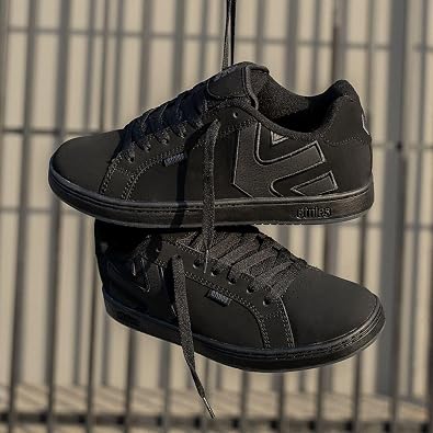 Etnies Fader Classic Skate Heritage Style with on-Trend Puffy Look, Reinforced Cupsole, Cushioned Fit, Everyday Sneakers