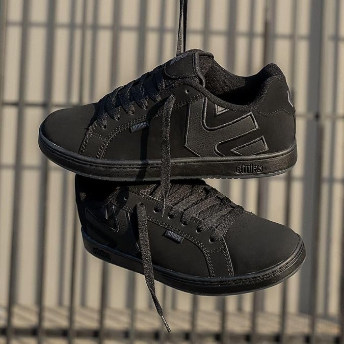 Etnies Fader Classic Skate Heritage Style with on-Trend Puffy Look, Reinforced Cupsole, Cushioned Fit, Everyday Sneakers