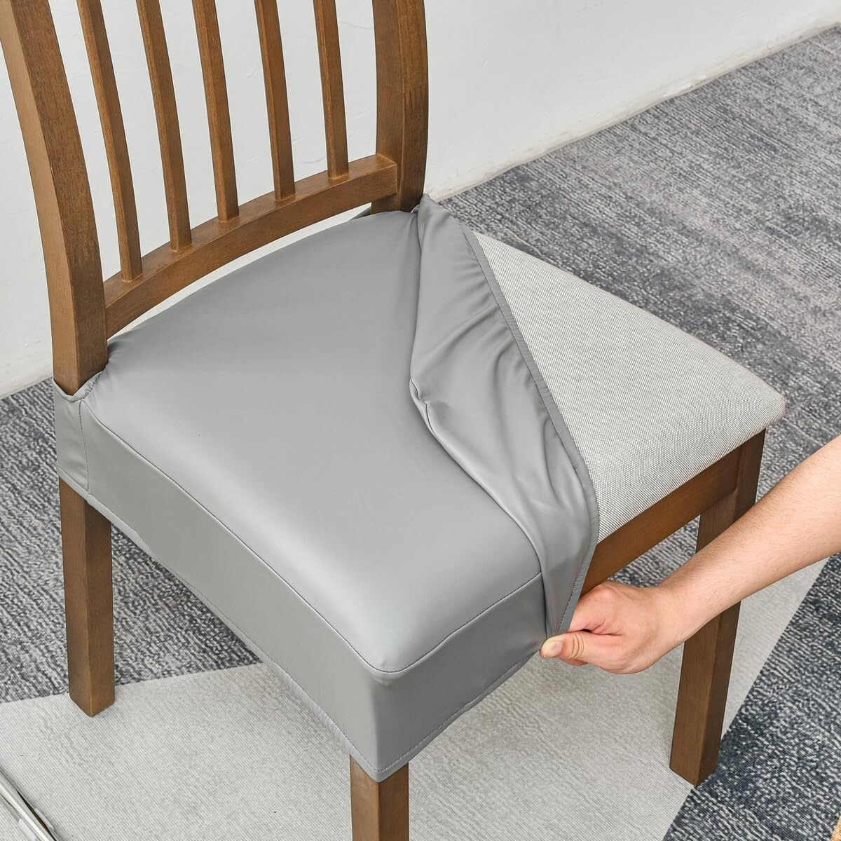 Stuhlbezüge Aus PU-Leder Für Esszimmerstühle 1/2/4 Stück Wasserdichte Stuhlhussen Stuhlschoner Für Partys Zu Hause Stretch-Sitzbezüge Für Tisch Und Stuhl Hockerbezüge Für Wohnzimmer Hotels(Light brown