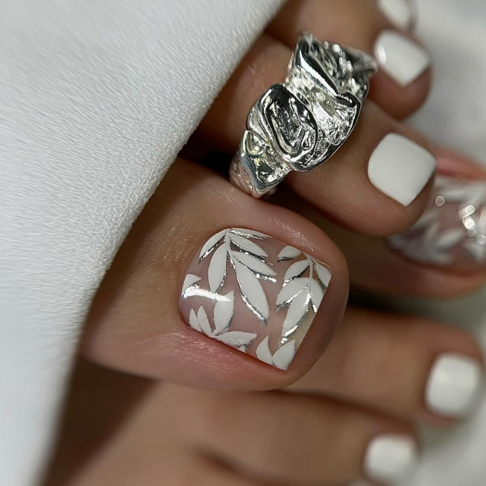 White Press on Toenails Short Square Fake Toenails Silver Edge Leaves False Toenails Full Cover Glossy Acrylic Toe Nails Spring Leaf Glue on Toe Nails
