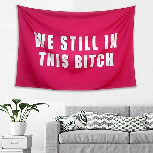 Miniatura 6 de Woveruco Divertido tapiz rosa con Jared Hip Hop con texto en inglés "We Still in This B*tch", tapiz de pared para colgar en la pared, dormitorio,