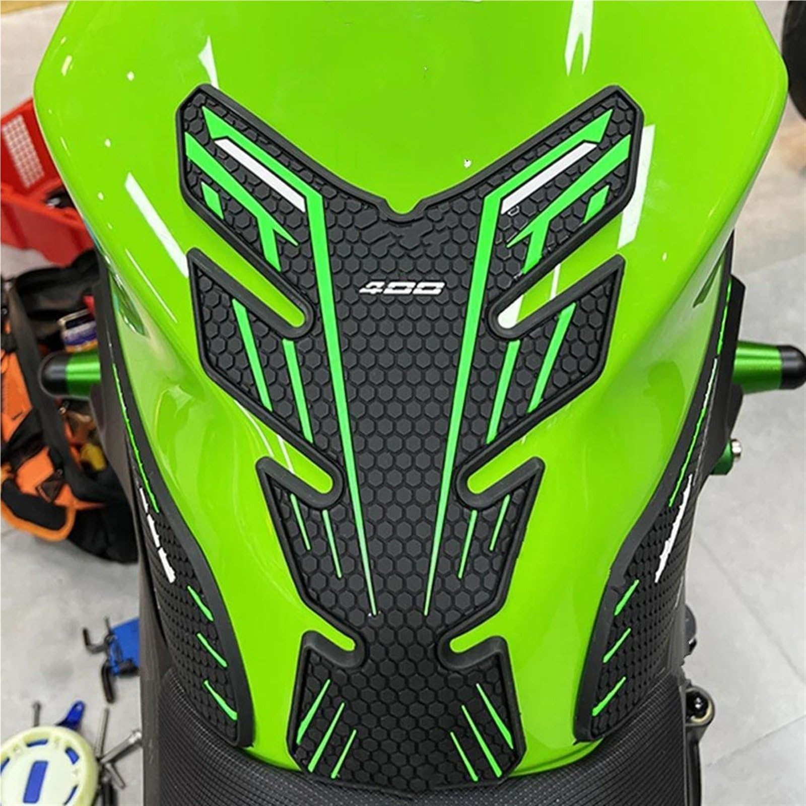 Adesivi per serbatoio carburante Moto Gomma Carburante Gas Rilievo Del Carro Armato Della Decalcomania Impermeabile Resistente Ai Graffi Parti Per Kawasaki Per Ninja400 Z400 Z 400 Decalcomanie(Verde 1