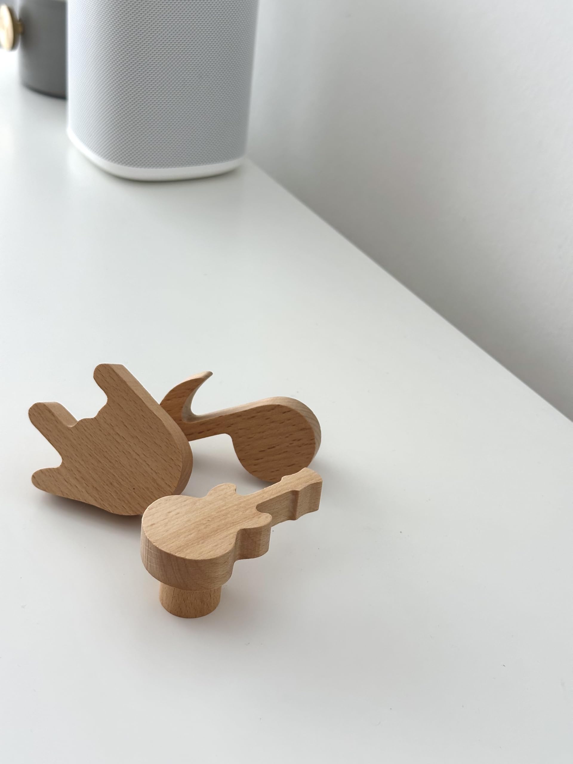 Noti Perchero Infantil Pared Madera Juego de 3 Percheros Infantiles | Colgador infantil pared en madera; diseño de notas musicales con bordes redondeados, ideal para chaquetas.