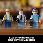 LEGO Ideas Ensemble Jaws - Kit Diorama pour Fans du Film Classique - Jouet Requin - Souvenir de Film pour Adultes - Comprend le Bateau Orca et les Minifigurines de Chief Brody, Hooper et Quint - 21350