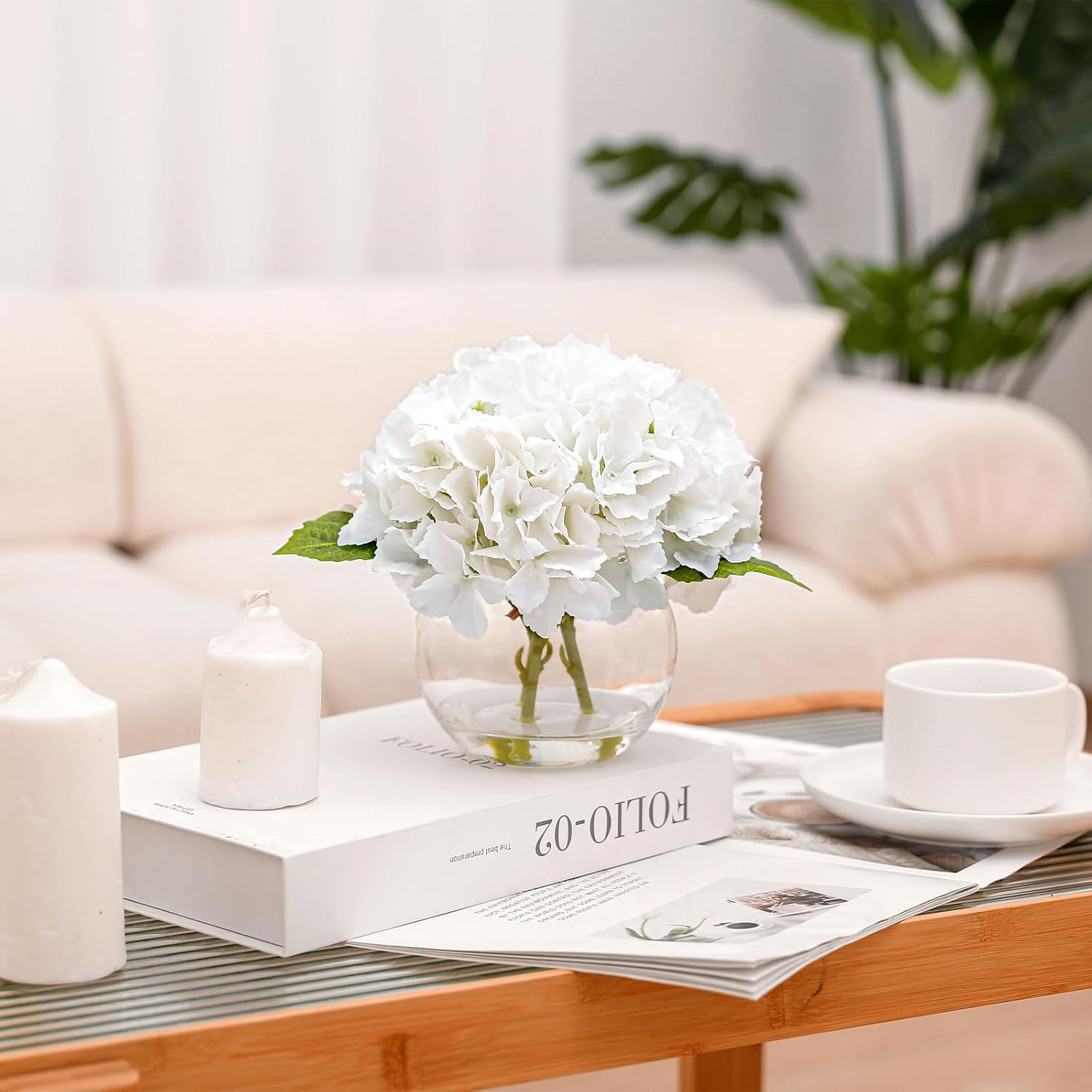 Artificial Hydrangea with Fake Water in Vase, Realistic Touch Faux Flowers, Silk Hydrangea Flower Arrangement with Faux Water for Home Office Bathroom Wedding Table Centerpiece Decor(White)
