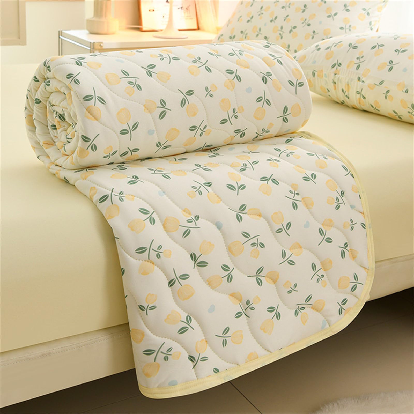 Chickwin Quilted Bedspread, Microfibre Soft Warm Quilt Bedspread Reversible Bed Coverlet Bed Quilt Throw Single Double King Size, Bedroom Decor/All Season (Yellow Tulip Flower A,150x200cm)