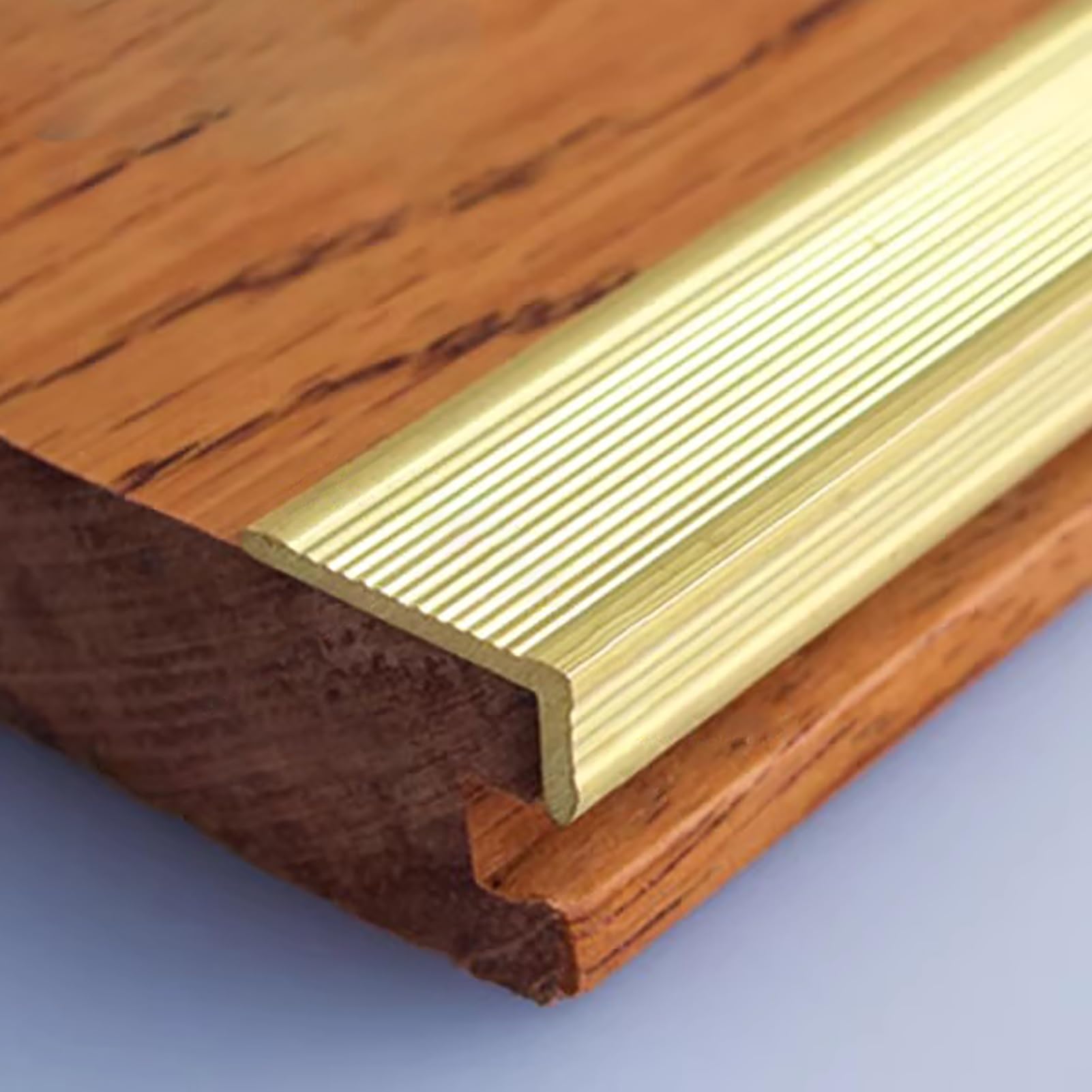 Moldura de latón para Borde de Escalera, Tiras Antideslizantes para peldaños, Tiras de transición de Piso recortables/Protector de Borde para peldaños (18 x 8 mm [0,71 x 0,31 pulga