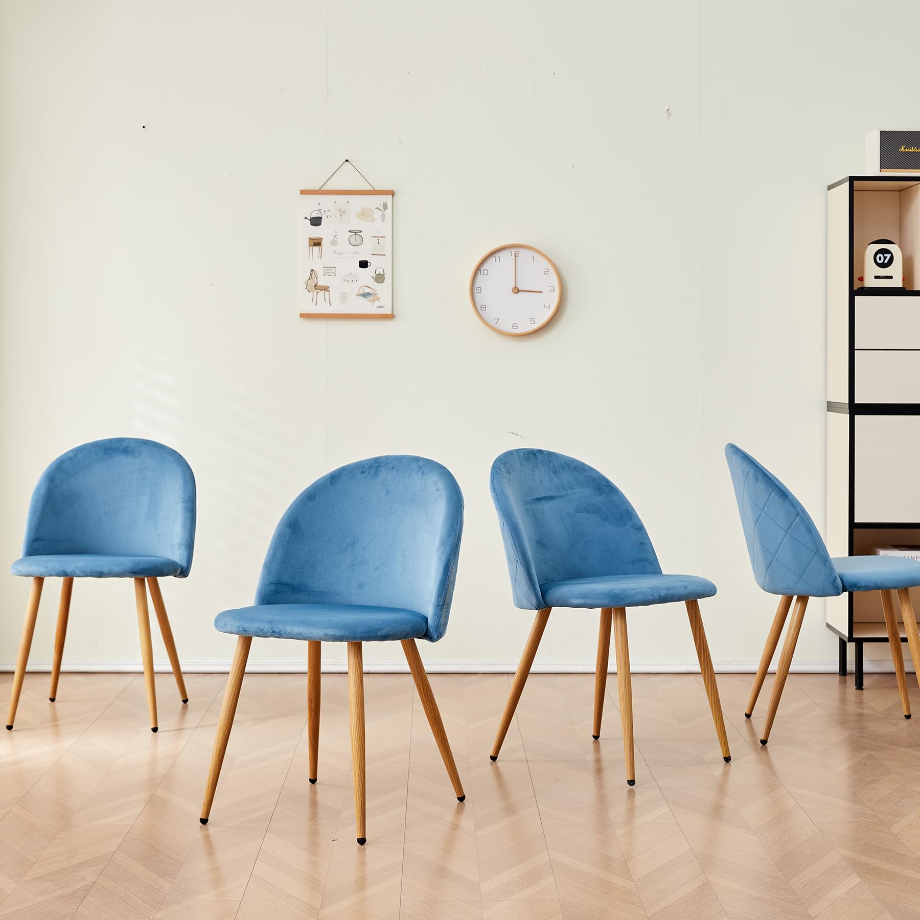 Lot de 4 Chaises de Salle à Manger Rembourrées avec Dossier en Velours Doux et Pieds Réglables en Métal Style Bois (Bleu)