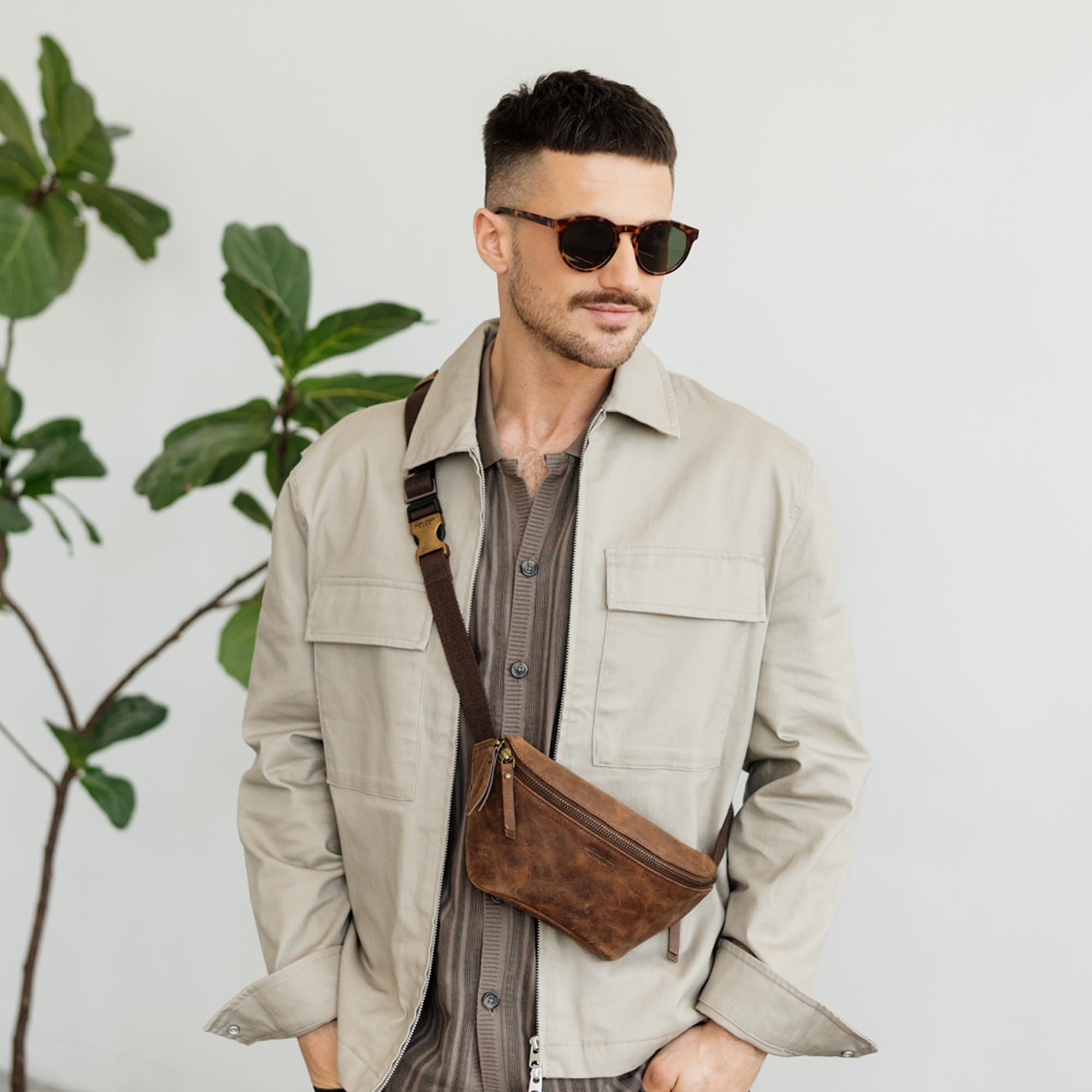 Berliner Bags Marsupio da Cintura Noah, Waist Bag Unisex Regolabile, Marsupio Uomo e Donna – Marrone