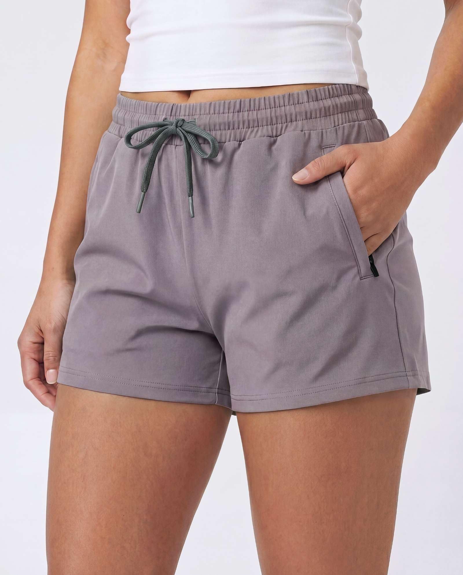 Real Essentials Paquete de 4: pantalones cortos deportivos para mujer con bolsillos con cremallera (disponible en tallas grandes), Set 5, Large
