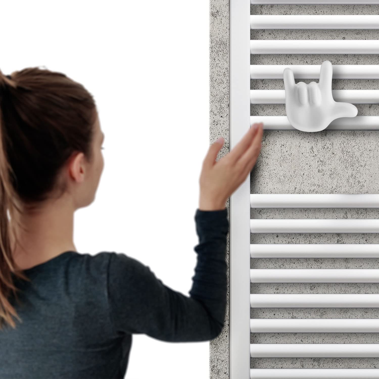 Letshelter Appendino in Ceramica per scaldasalviette e termoarredo a Forma di Segno I Love You Bianco Realizzato artigianalmente in Italia - Si installa Direttamente al radiatore