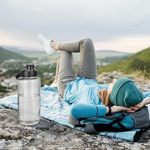 Miniatura 6 de OJOJ - Botella de agua de medio galón, jarra de agua sin BPA, botella de agua deportiva de 64 onzas2 litros para camping, senderismo, entrenamientos