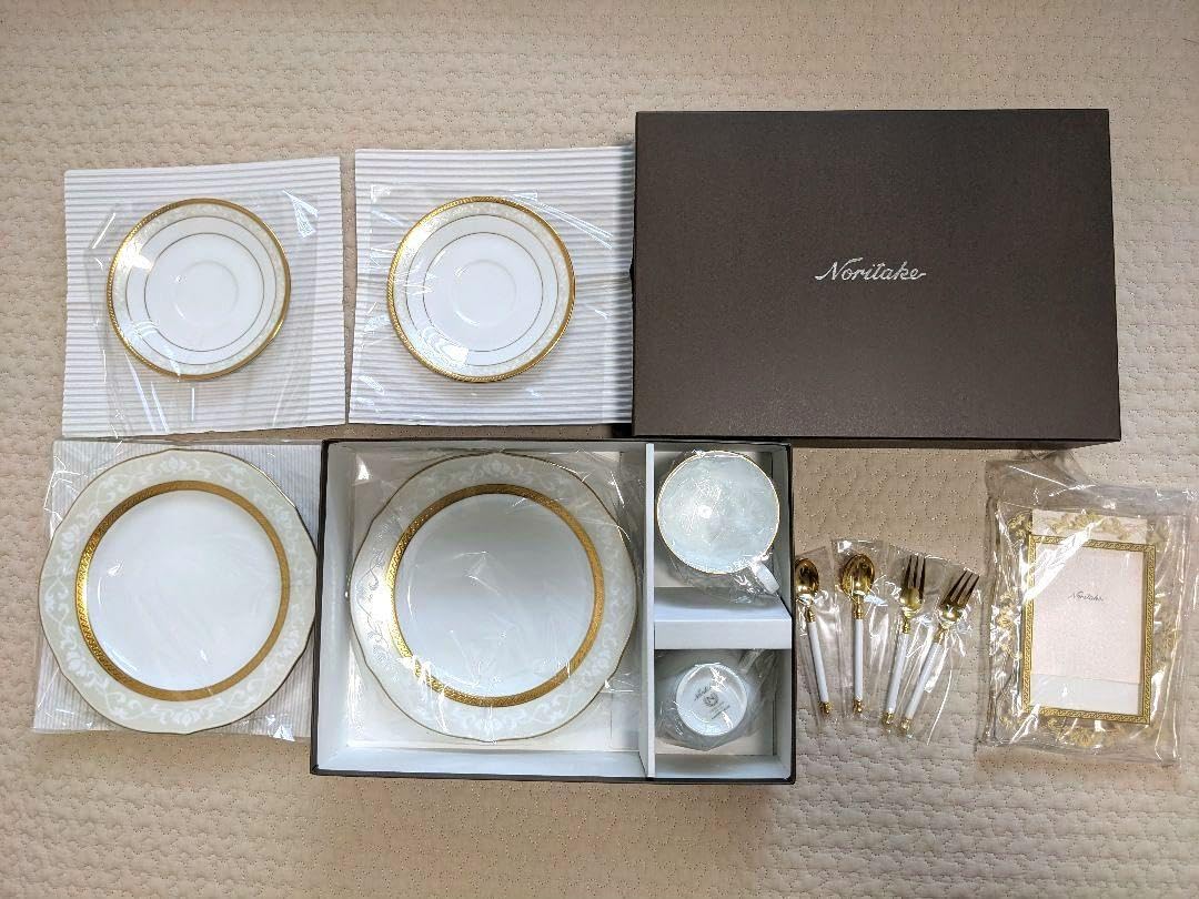 Amazon.co.jp: ノリタケソーサー他セット 写真立て付 : Home & Kitchen