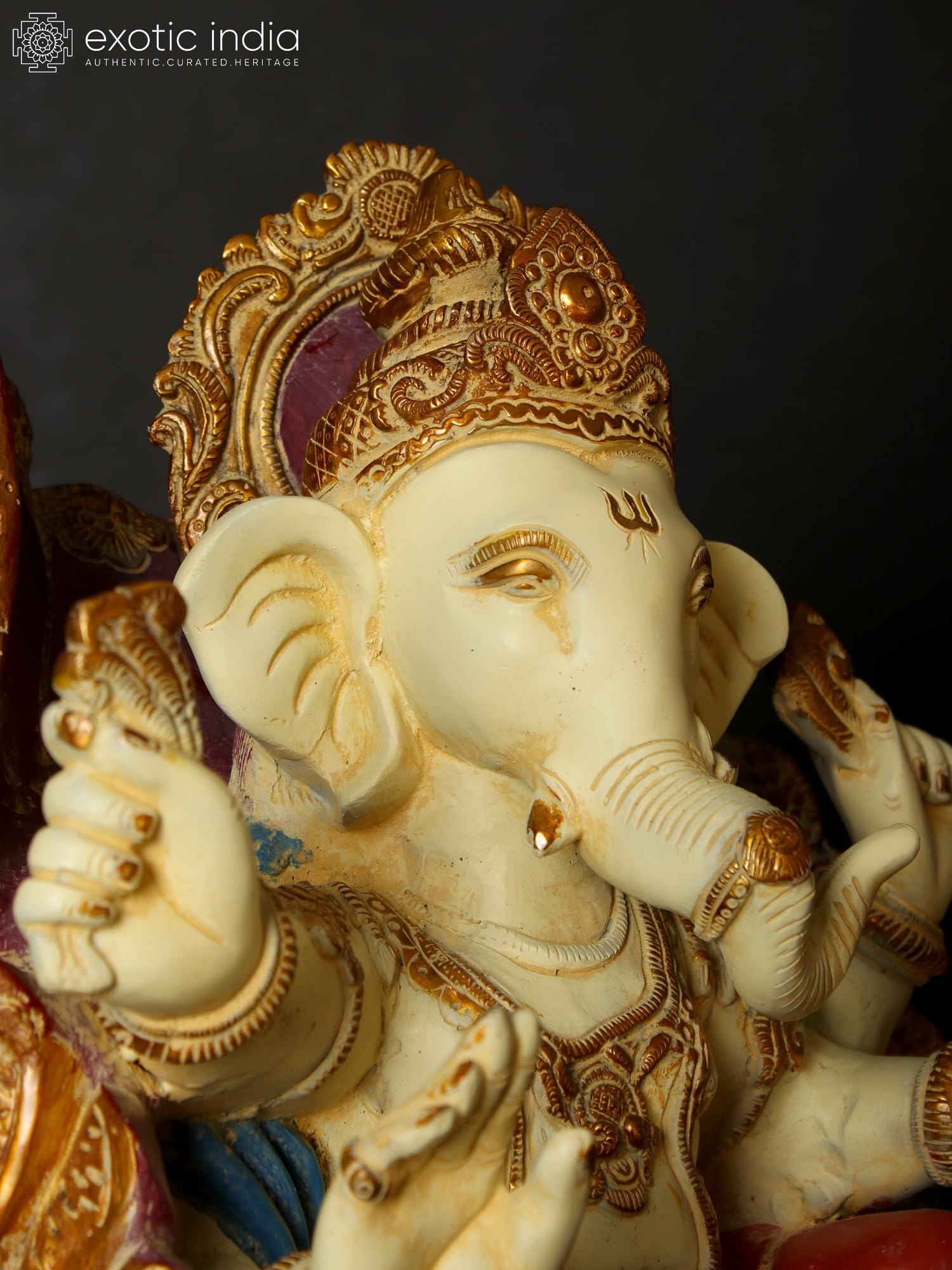 Exotic India Mosiężna statuetka błogosławieństwa lorda Ganesha na rydwanie łabędzia | Ganpati Idol prezent do świątyni Pooja Murti, wystrój domu, biura, dekoracji stołu