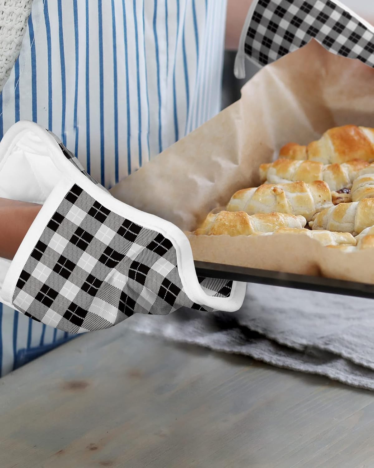 Pot Holders with Pockets, Heat-Resistant Hot Pads for Kitchen, Black and White Plaid Oven Mitts Pot Holders Sets Potholders for Baking Cooking Pack of 5