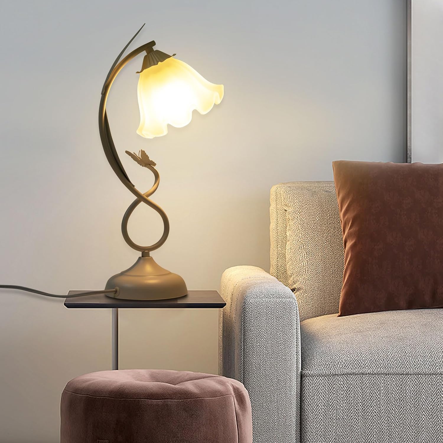 Flower-Shaped Table Lamp Bedside Dining Table Lamp, Flower Tiffany Style Stained Glass Table Lamp with 2.36in Wide Glass Base for Home, Coffee, Shops,(1-Light, White)