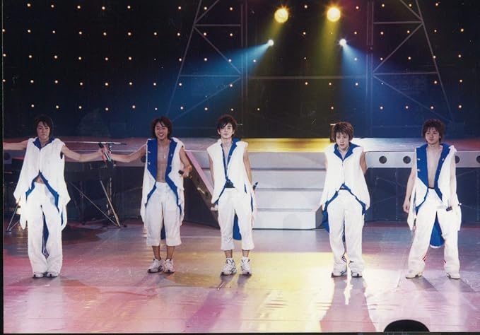 Amazon 嵐 Arashi 公式生写真 Arashi Spring Concert 01 嵐が春の嵐を呼ぶコンサート 会場限定 集合 相葉雅紀 松本潤 二宮和也 大野智 櫻井翔 アイドル 芸能人グッズ 通販